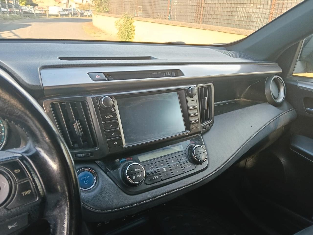 Toyota RAV4 2.5 Hybrid AWD E-Four (197 CV) + GPL Landi + Gancio Brink - 2016
