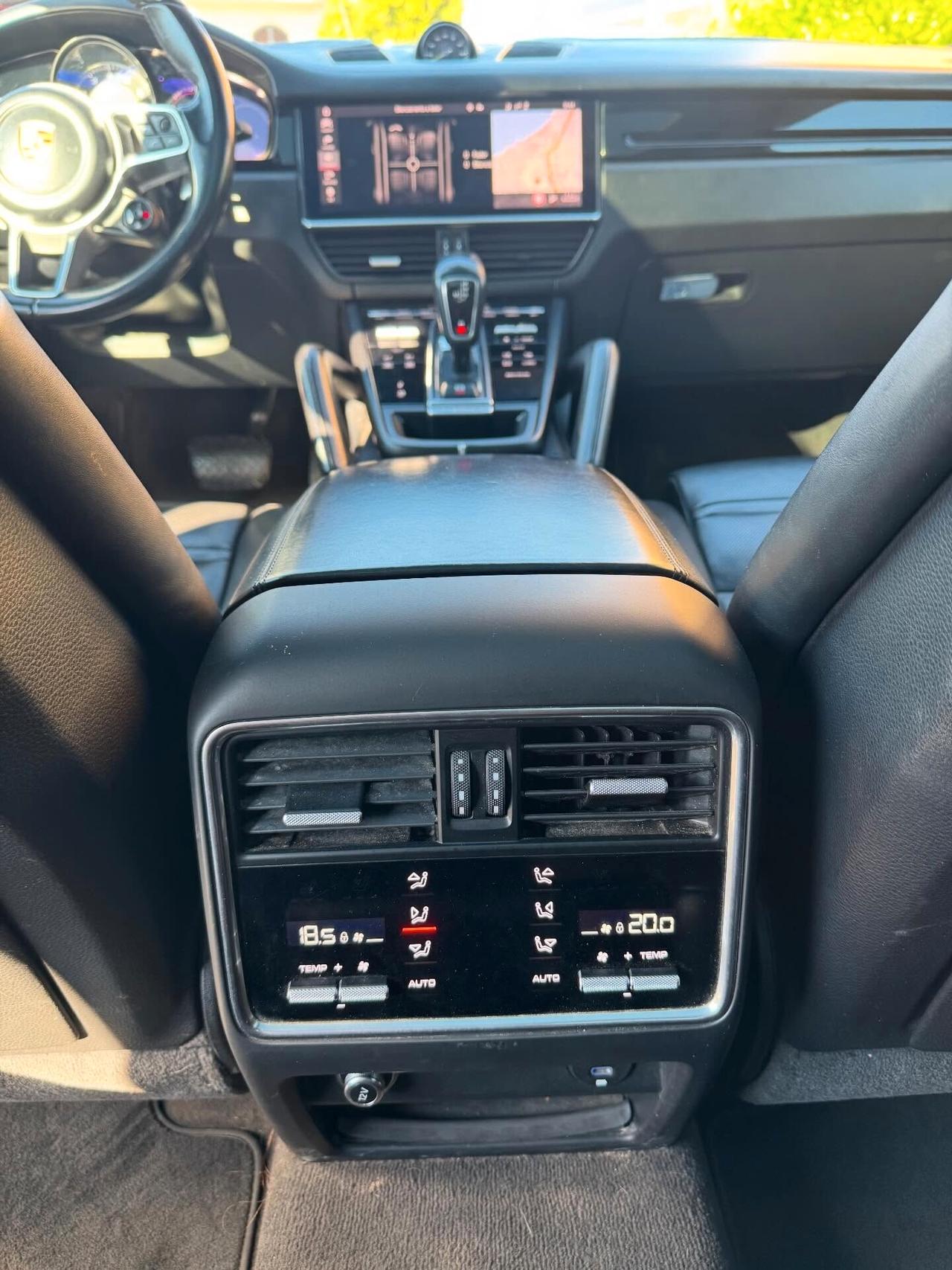 Porsche Cayenne COUPE