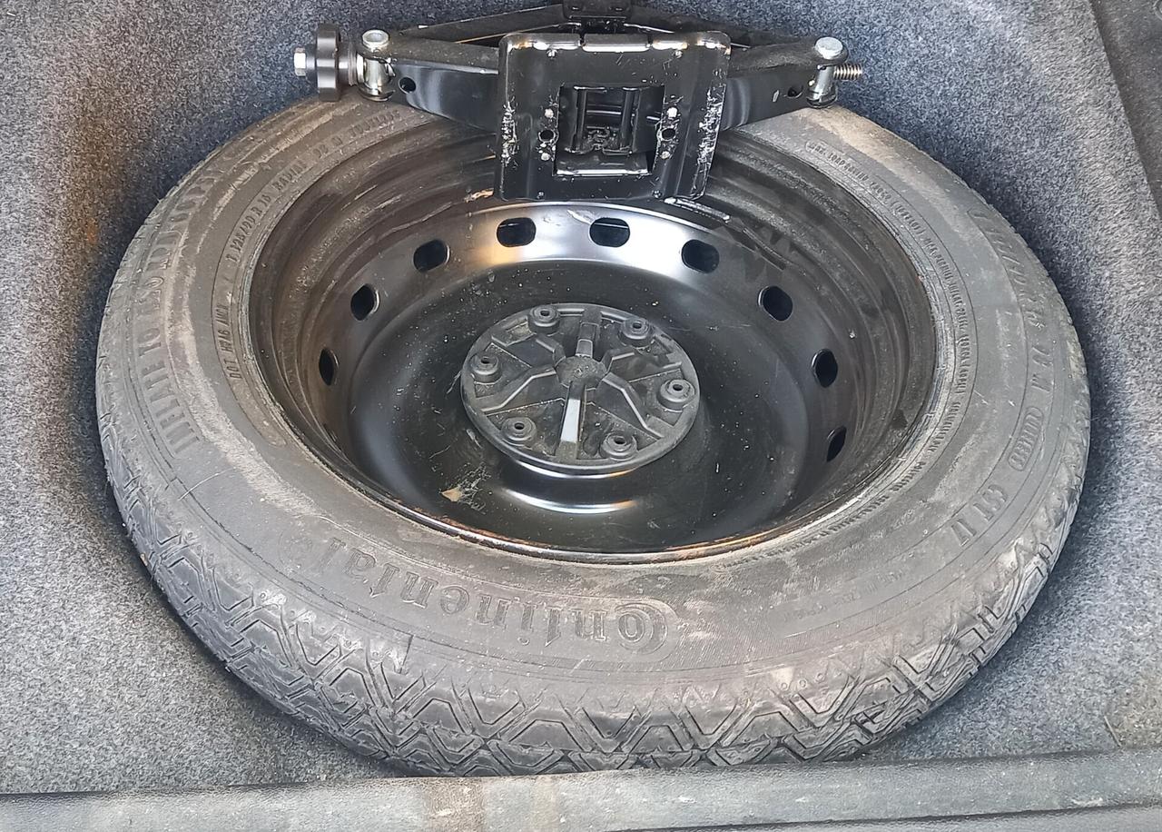 Mercedes-Benz Classe A 160 Benzina cc. 1.5 CV. 95 Cambio Manuale 5 Porte 5 Posti SOLO 89.575 KM. Utilizzabile anche per i Neopatentati.