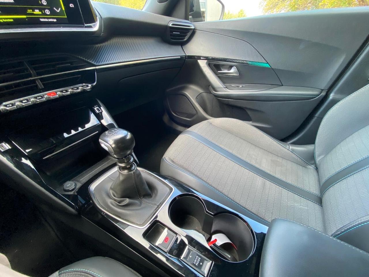 Peugeot 2008 PureTech 100 S&S Allure Pack