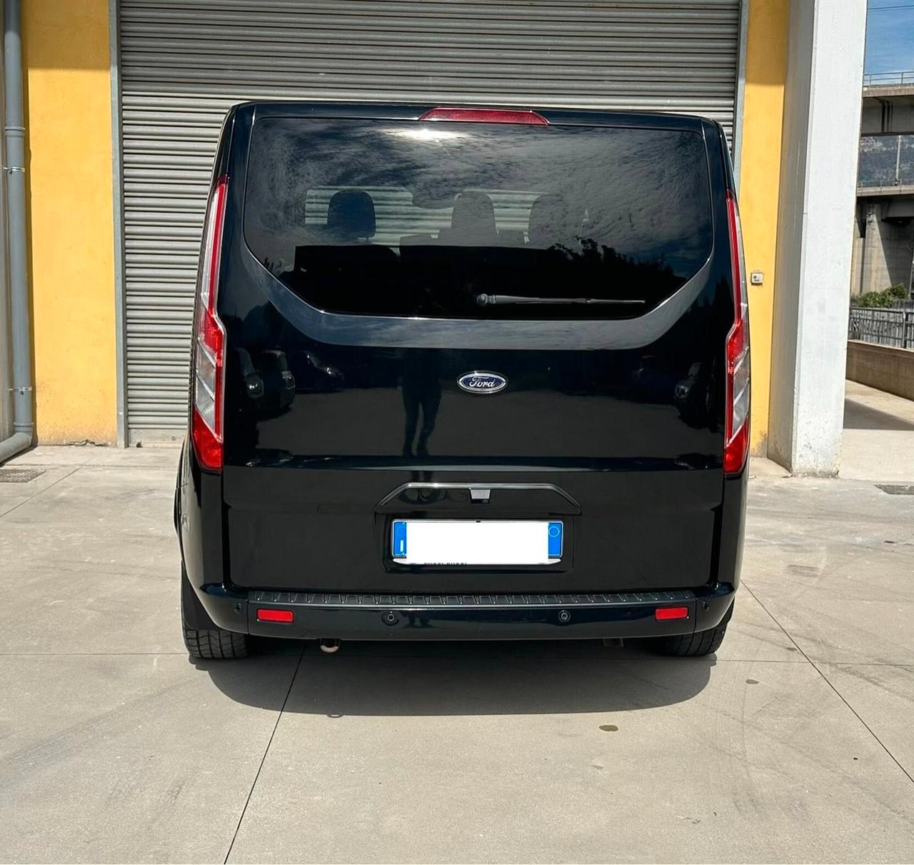 Ford Tourneo Custom 310 2.0 TDCi 170CV PC Titanium