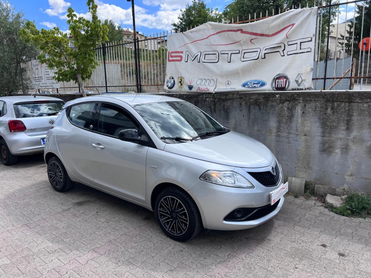 Lancia Ypsilon 1.2 69 CV 5 porte GPL Ecochic Gold