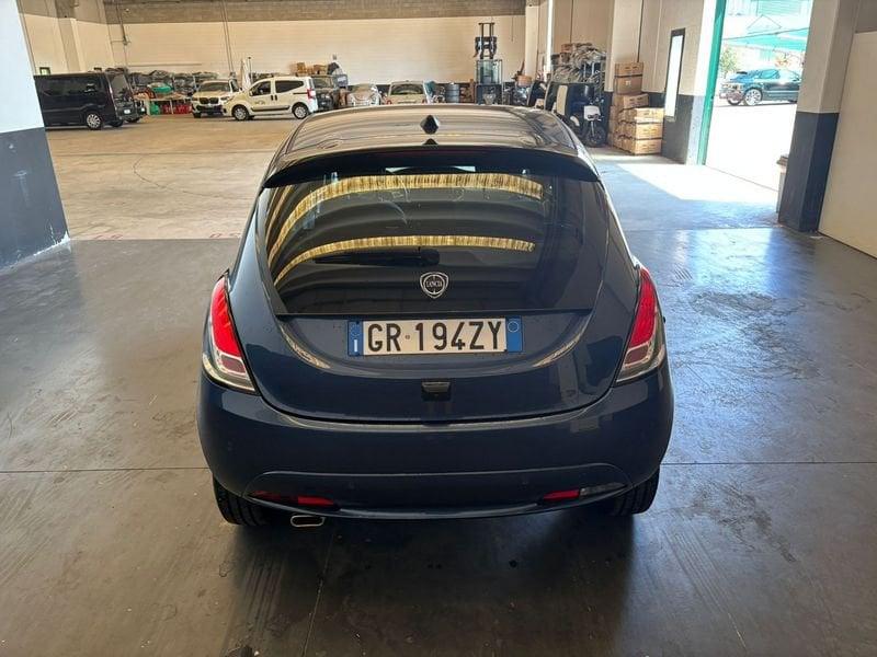 Lancia Ypsilon Ypsilon 1.0 FireFly 5 porte S&S Hybrid Platino