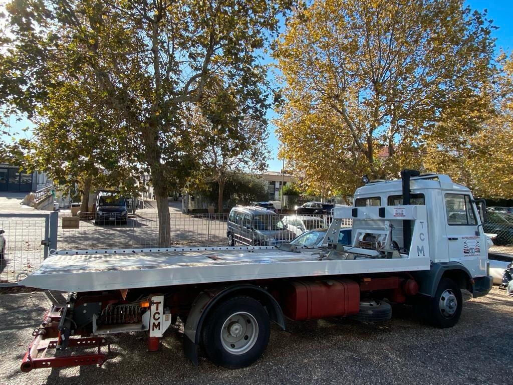 CARRO ATTREZZI IN OTTIMO STATO