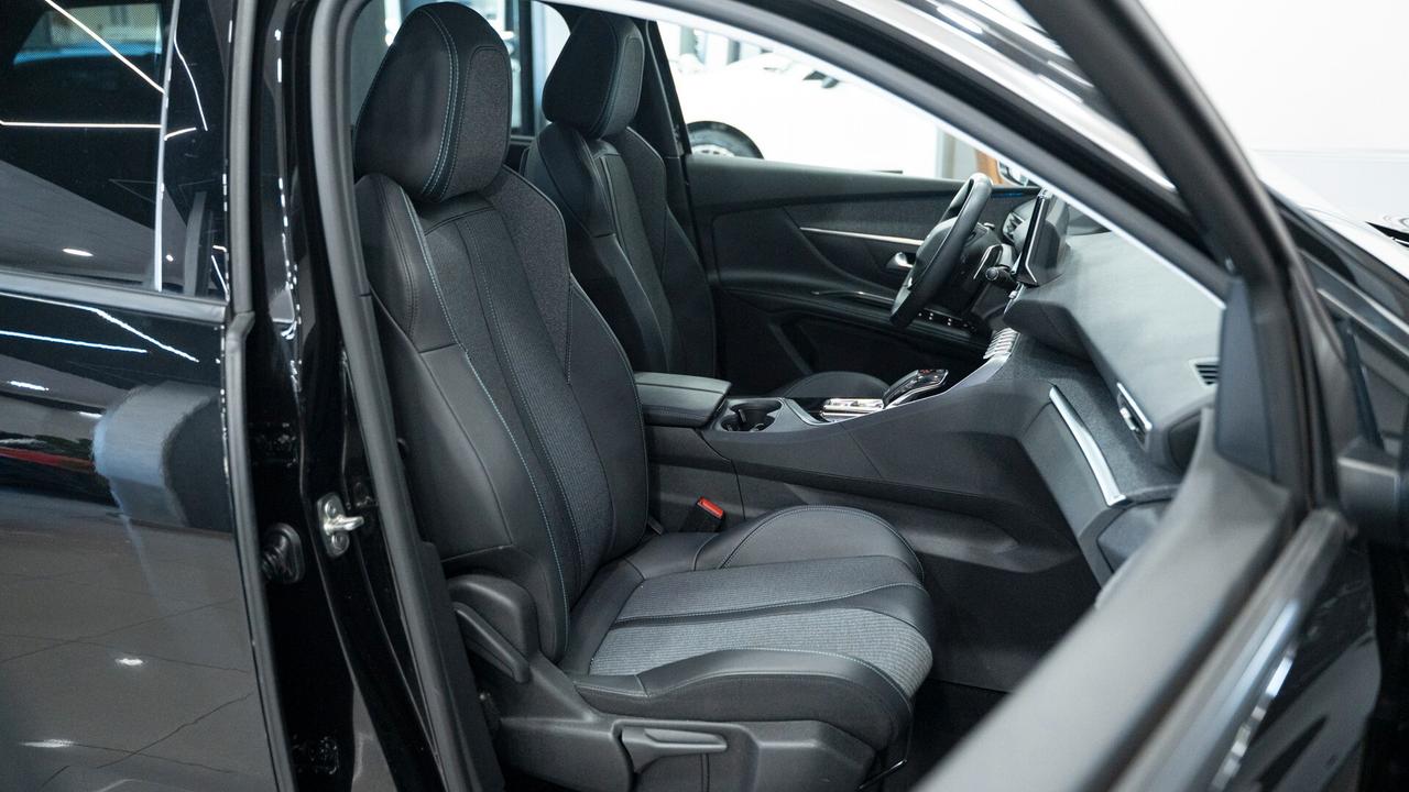 Peugeot 5008 1.5 BLUEHDI ALLURE PACK EAT8 7 POSTI S&S 131CV AUTO VIRTUAL FULL OPTIONAL
