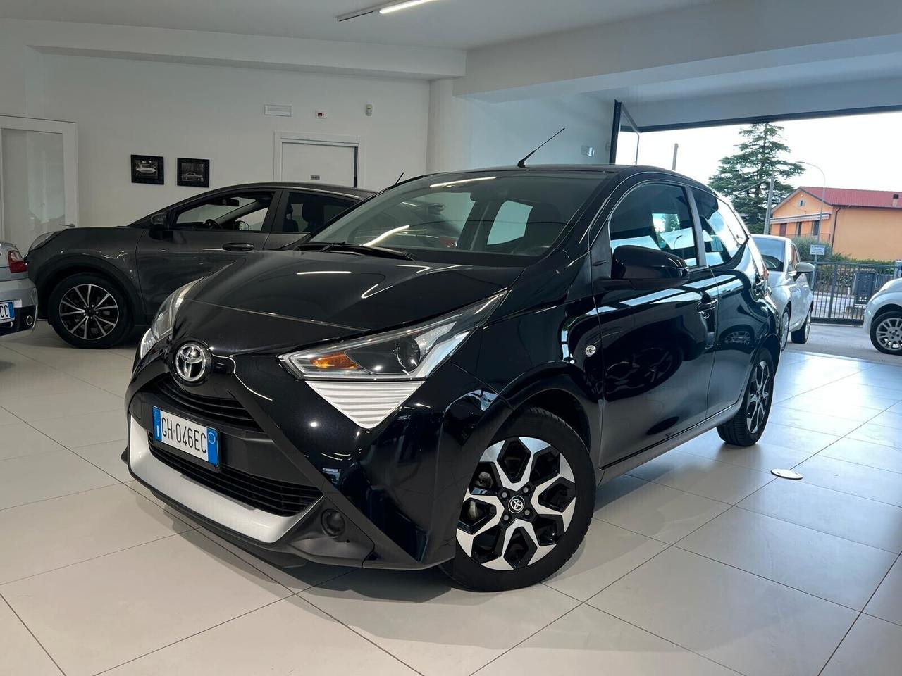 Toyota Aygo Connect 1.0 VVT-i 72 CV 5 porte x-play