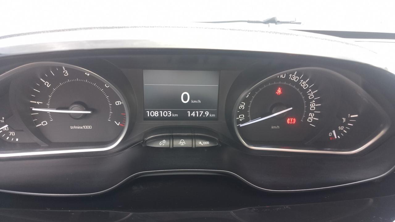 Peugeot 208 1.2 VTi 82 CV 5 P neop 108milakm 12