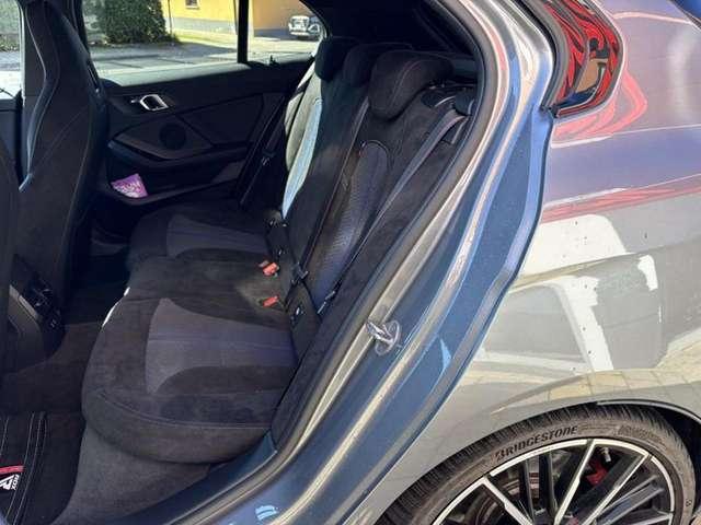 BMW Altro M135 i xDrive NAVI-FULL LED-CAM-19"