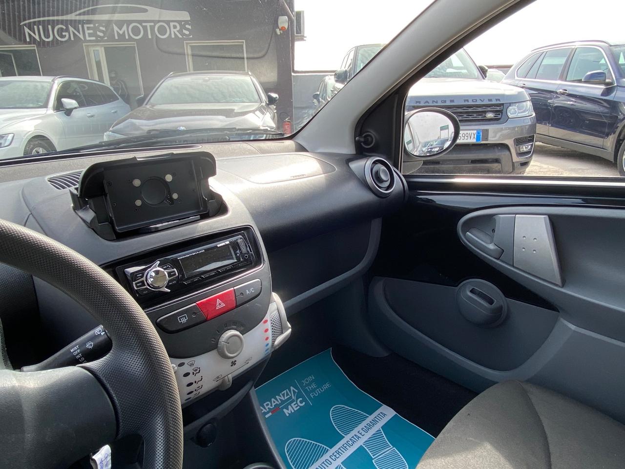 Toyota Aygo 1.0 12V VVT-i 5 porte Sol UNICO PROPIETARIO NEOPATENTATI GARANZIA 12 MESI