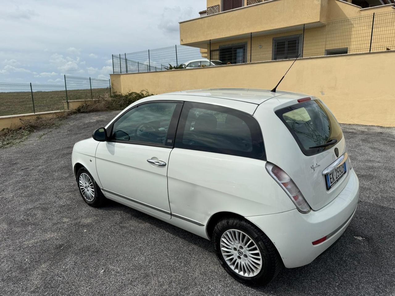 Lancia Ypsilon 1.4 Unyca Ecochic GPL