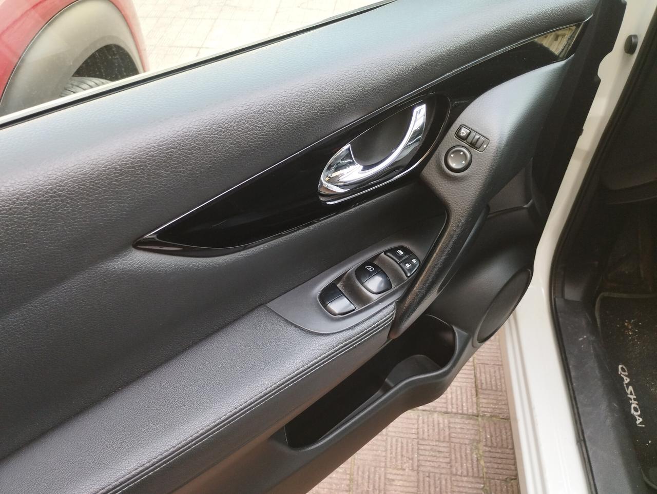 Nissan Qashqai 1.6 dCi DPF Tekna Automatica