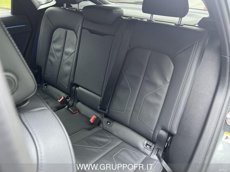 Audi Q3 35 TDI S tronic Identity Black