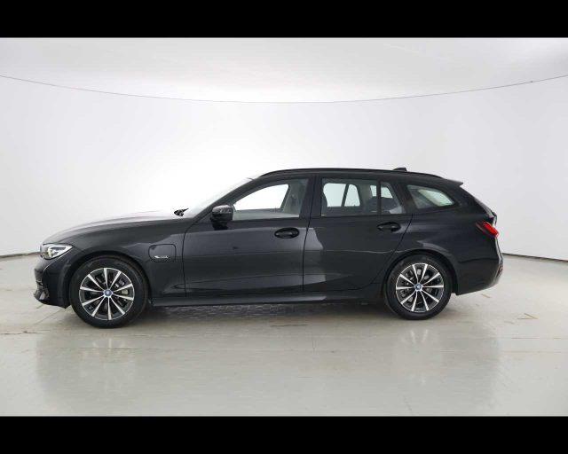 BMW 330 e Touring Business Advantage
