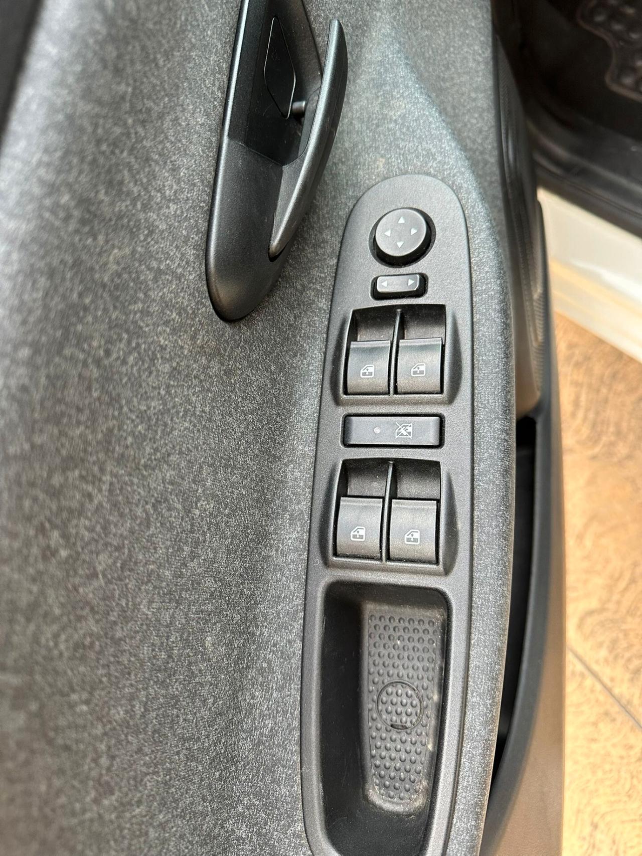 Lancia Ypsilon 1.0 FireFly 5 porte S&S Hybrid Ecochic Gold