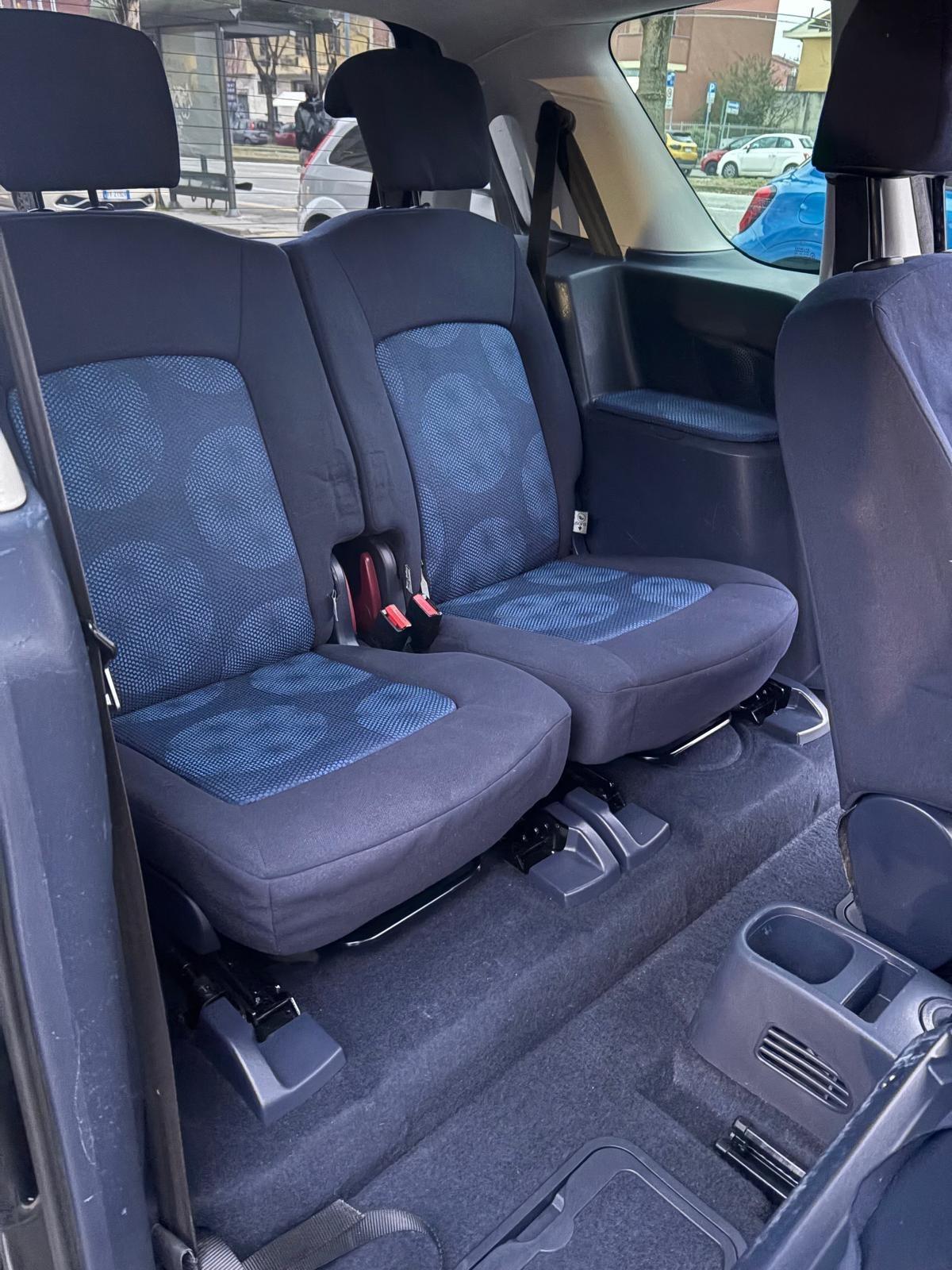 Peugeot 1007 Happy 1.4 75 cv GPL