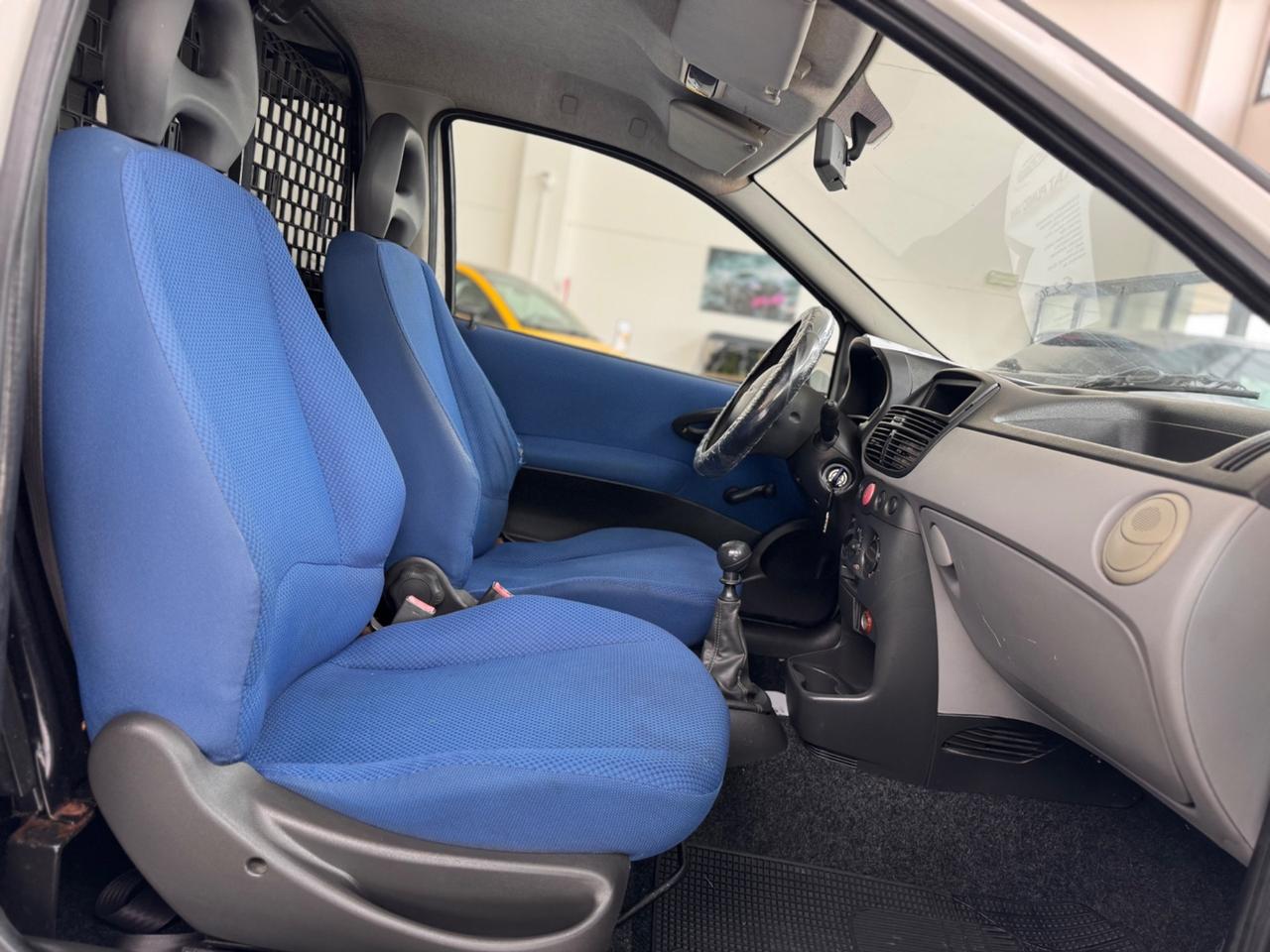 Fiat Punto 1.2i cat 3 porte Van