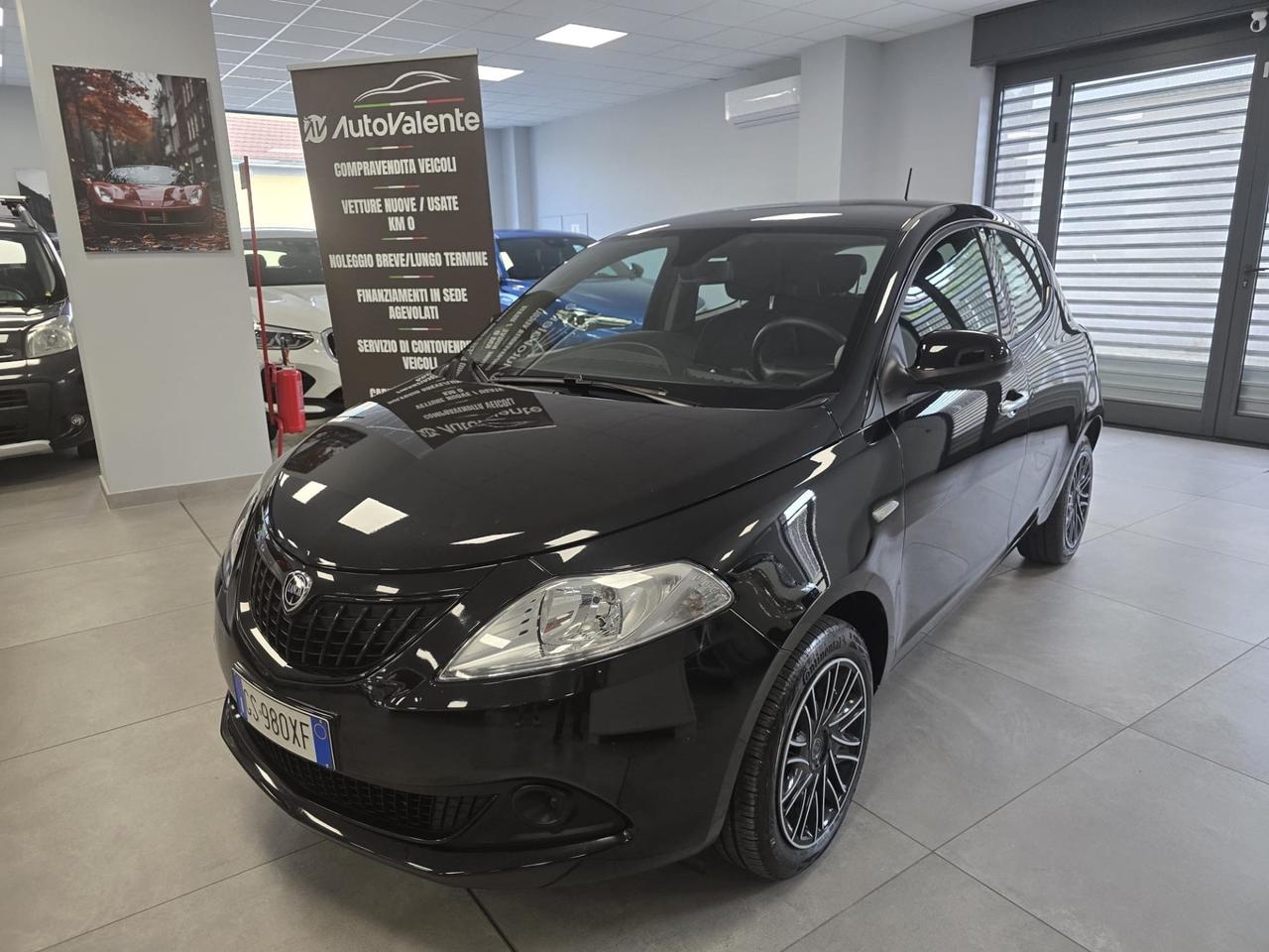 Lancia Ypsilon 1.0 Hybrid 70cv anno 2024 km 68000