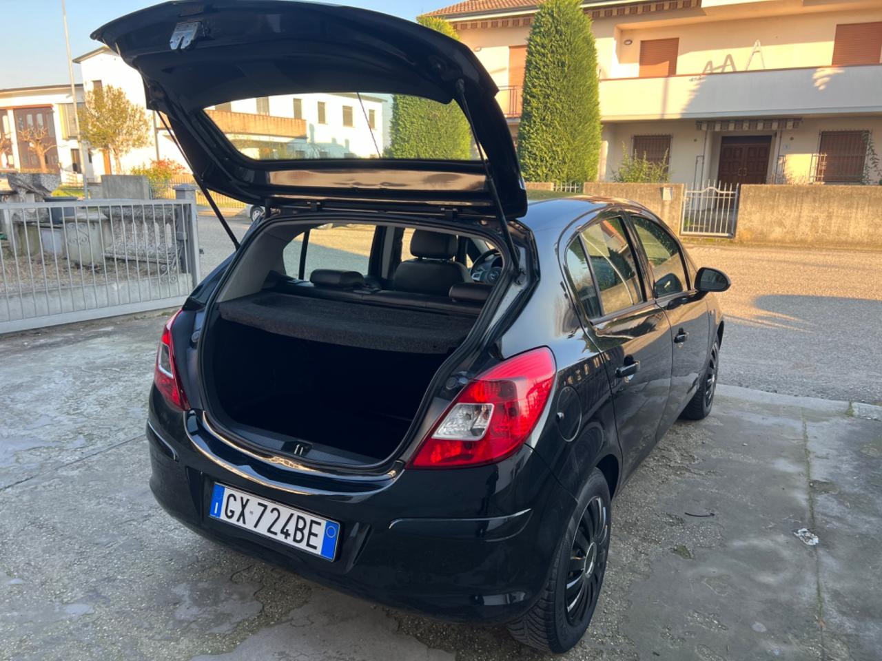 Opel Corsa 1.2 BENZINA 5P. 2013 POCHI KM NEOPATENTATI