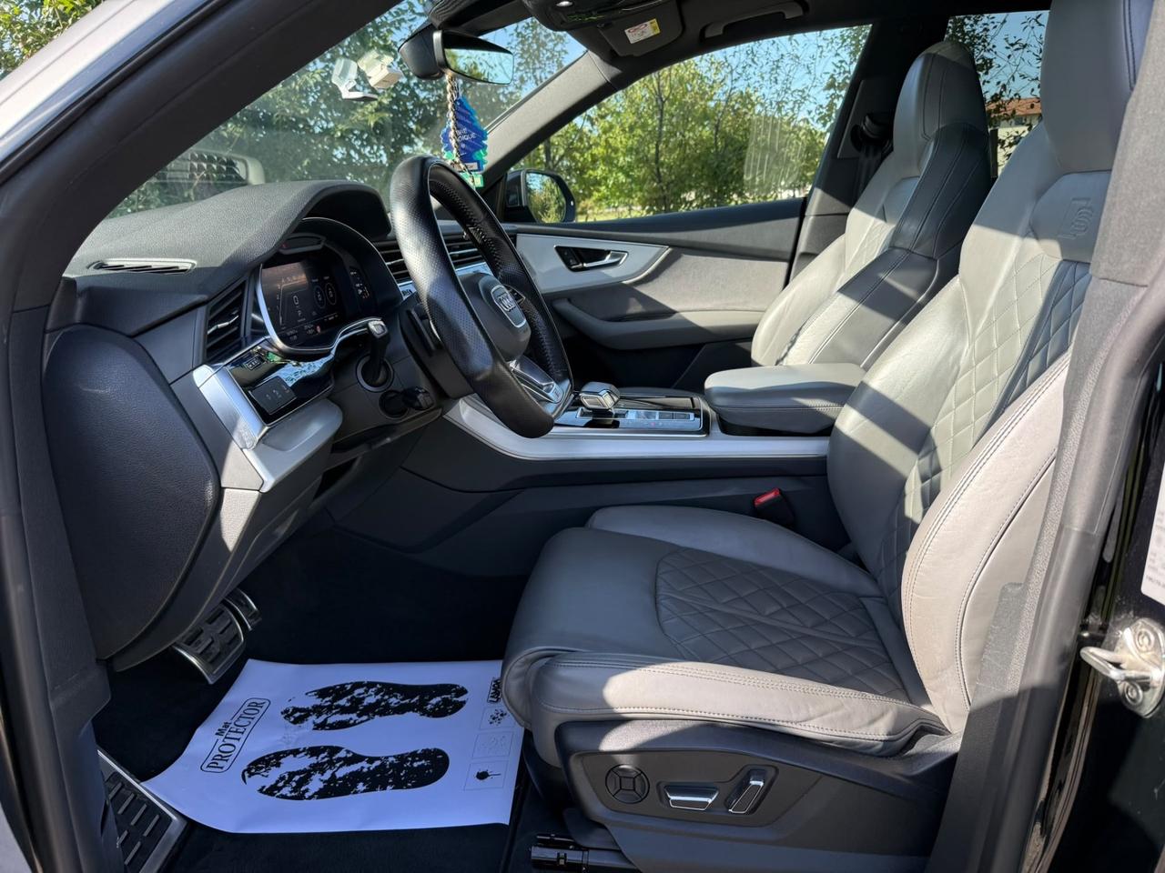 Audi Q8 55 TFSI quattro tiptronic Sport