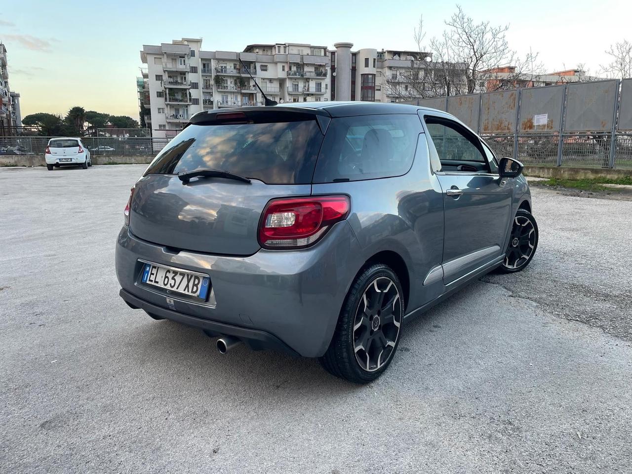 DS3 SuperFull 1.6 e-HDi Just Black SuperFull Perfett