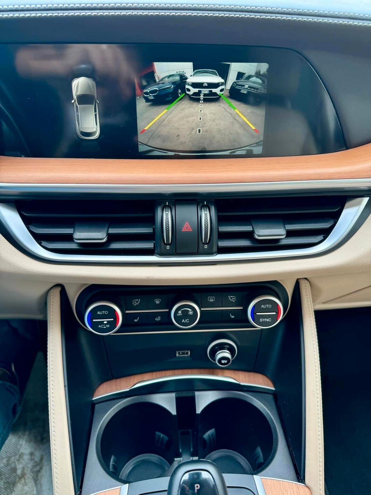 Alfa Romeo Stelvio 2.2 Turbodiesel AT8 Q4 Executive con Gancio traino Originale