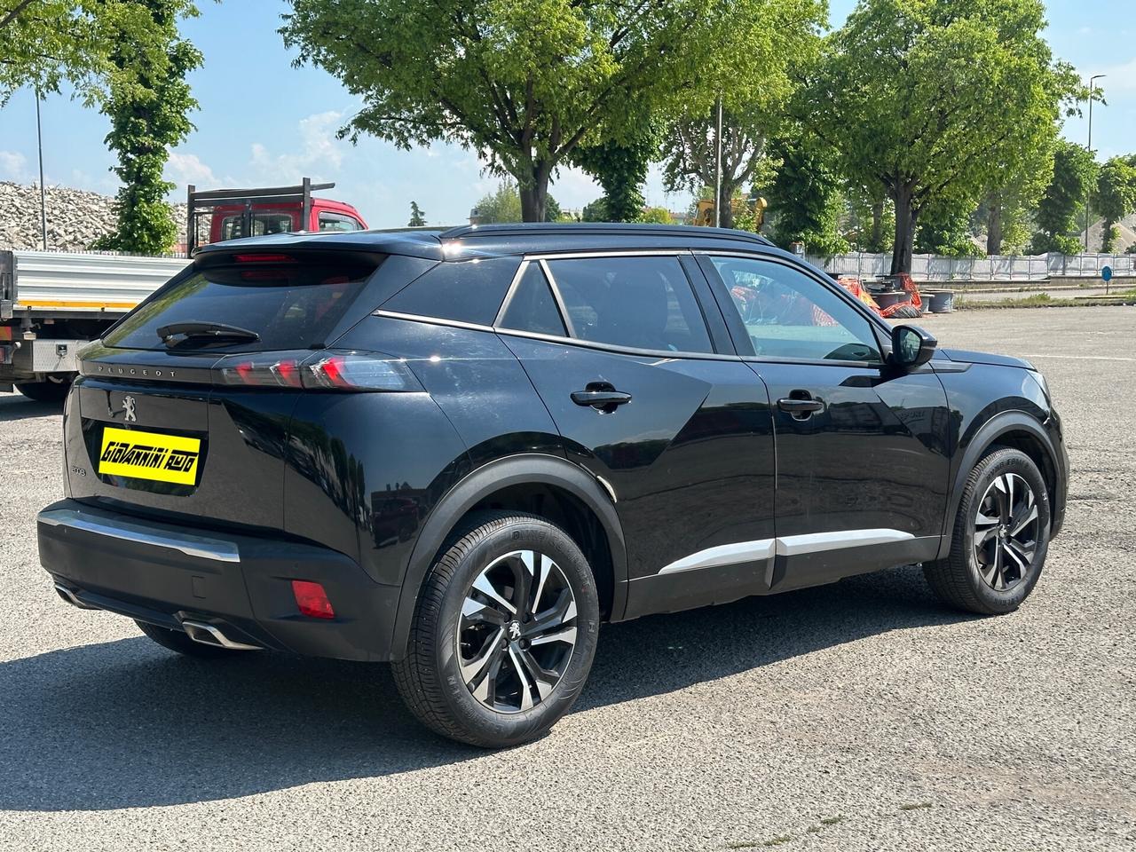 Peugeot 2008 1.2 Benz. EAT8 Allure (Garanzia 24 Mesi)