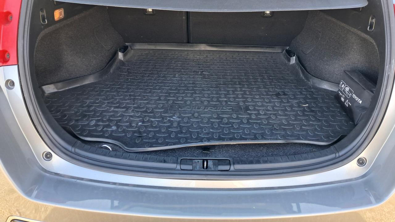 Toyota Auris Touring Sports 1.8 Hybrid Active Plus