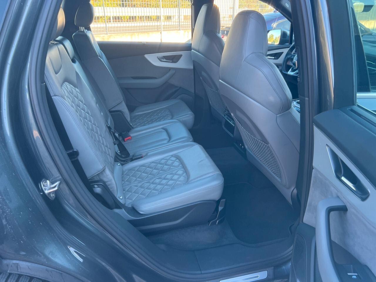 Audi Q7 3.0 TDI S-Line Plus 7 POSTI