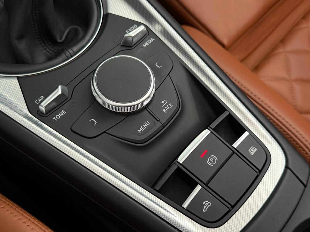 Audi TT Roadster 1.8 tfsi S line