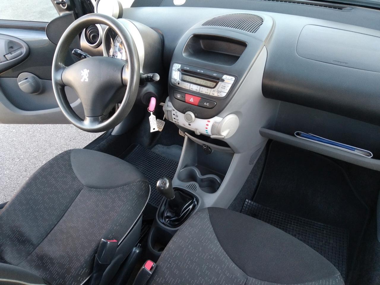 Peugeot 107 1.0 68CV 5p. Allure x neopatentati
