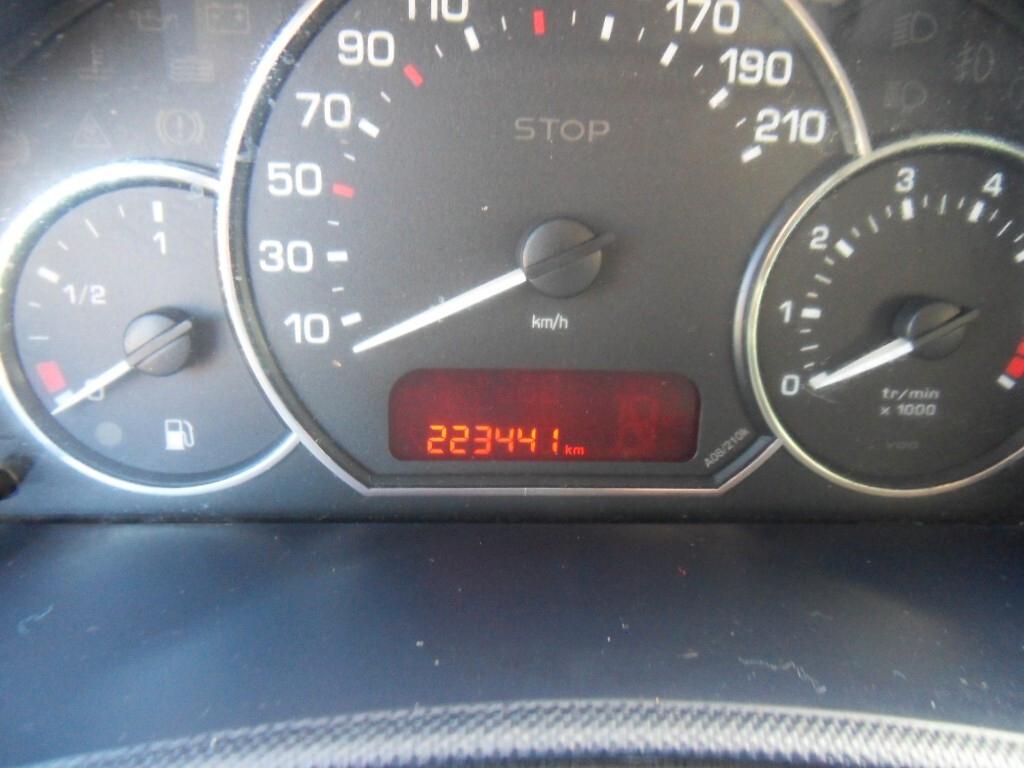 Peugeot 1007 1.4 Happy