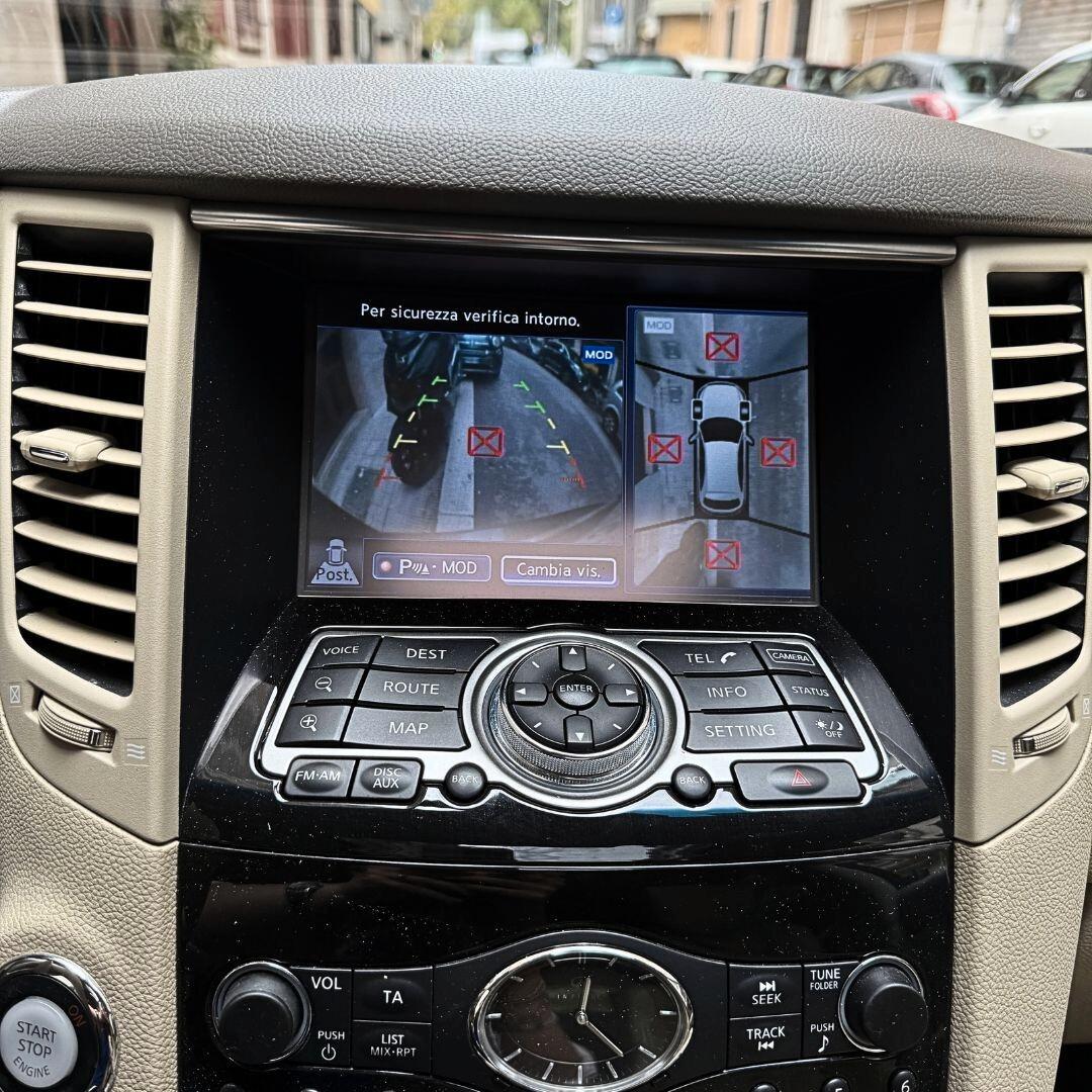 Infiniti QX70 3.0 diesel V6 AT GT Premium