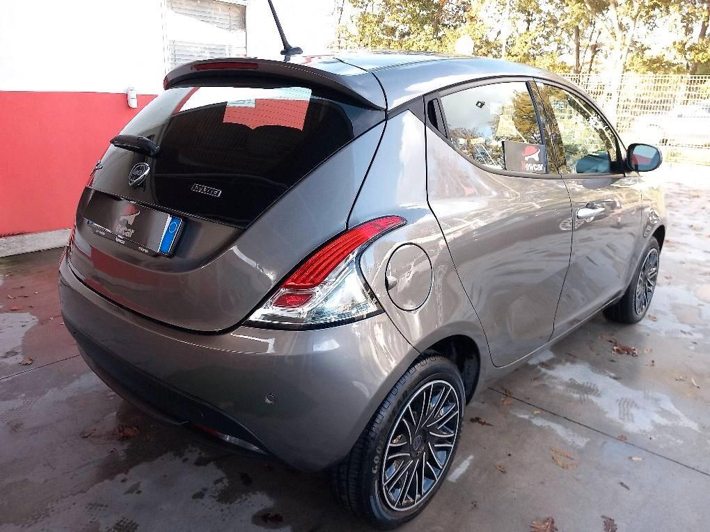 Lancia Ypsilon 1.0 FireFly 5 porte S&S Hybrid Gold km 29000 monitor android sensori GARANZIA TOTALE