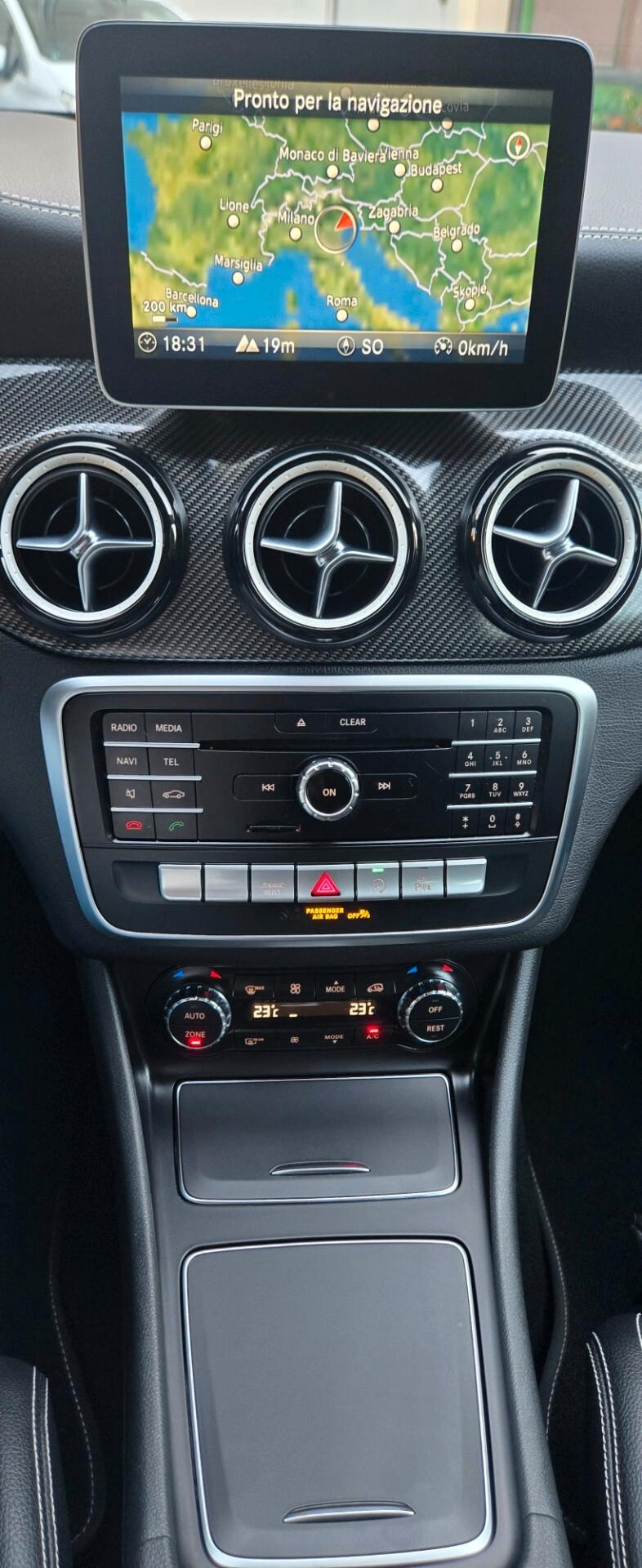 Mercedes-benz GLA 200 d Automatic Premium Night Edition