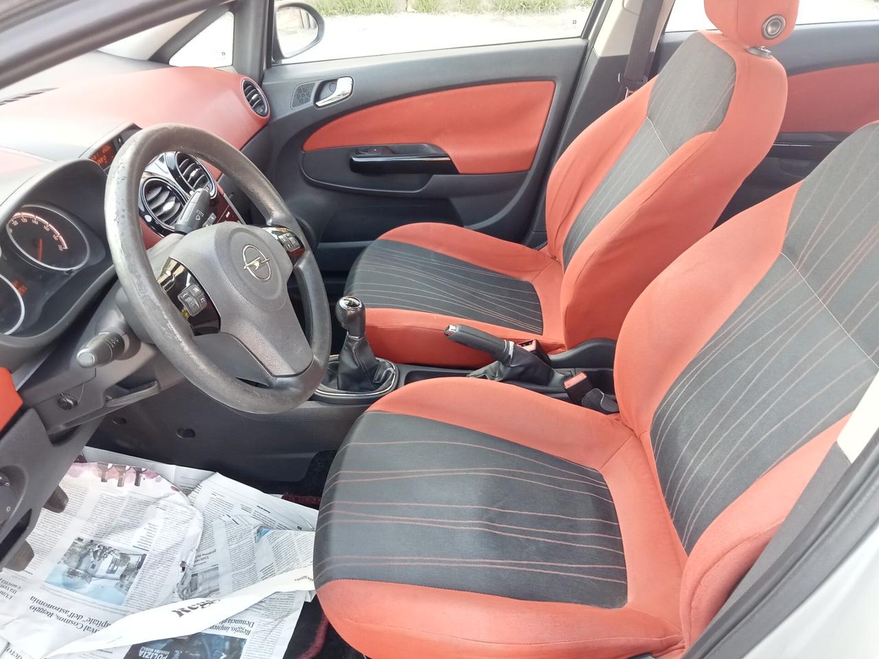 Opel Corsa 1.2 5 porte Club 2010