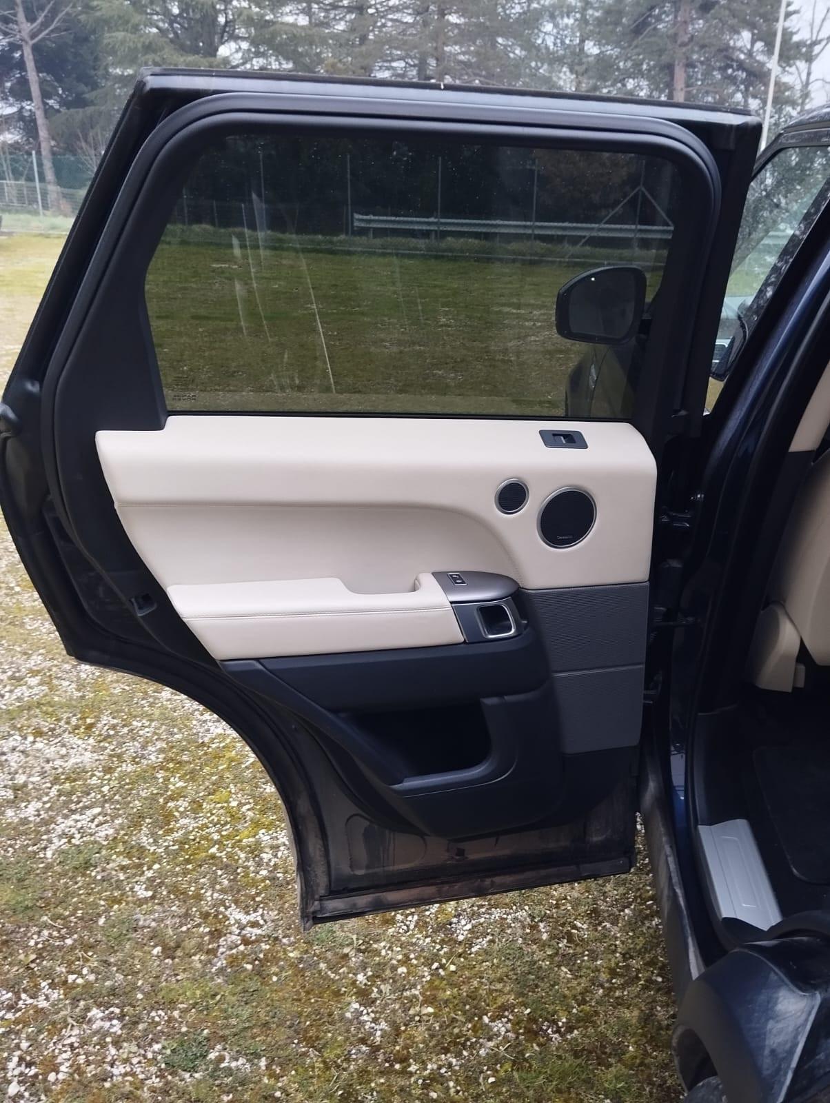 Land Rover Range Rover Sport Range Rover Sport 3.0 SDV6 SE