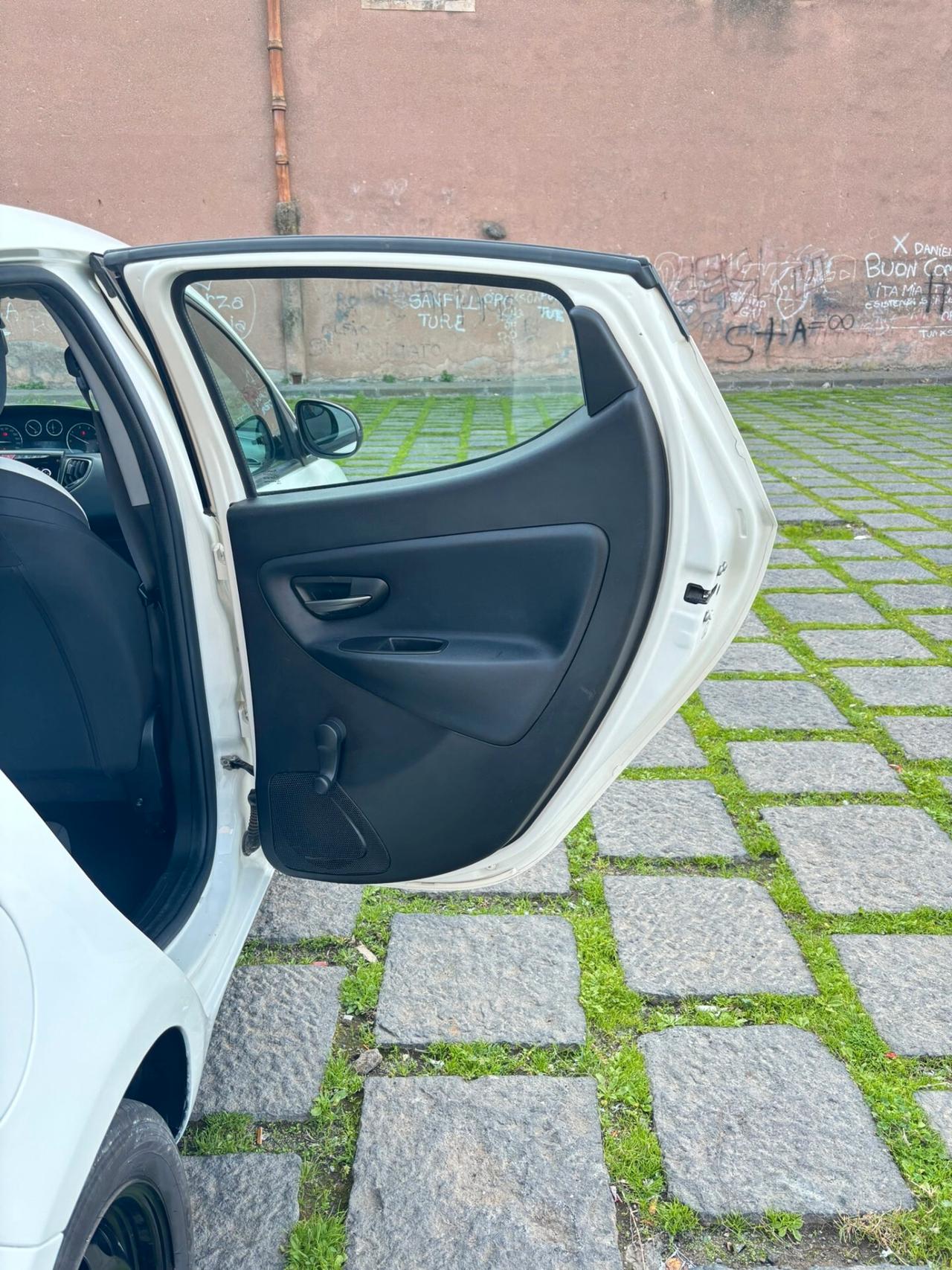 Lancia Ypsilon 1.3 MJT 16V 95 CV 5 porte S&S Elefantino