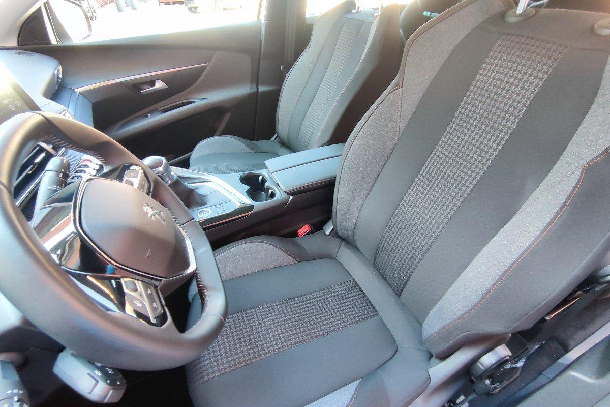 PEUGEOT 5008 BlueHDi 130 S&S EAT8 Active Pack