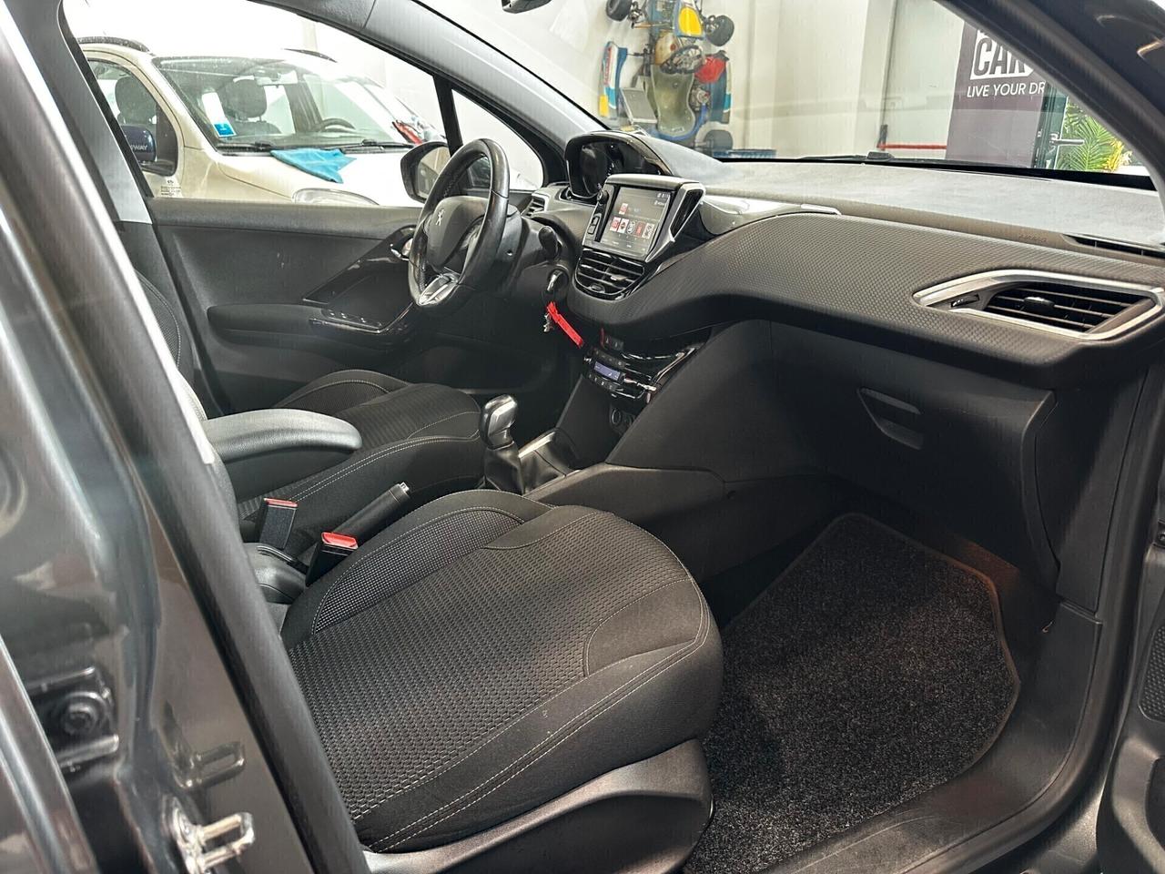 Peugeot 208 PureTech 82 5 porte Allure