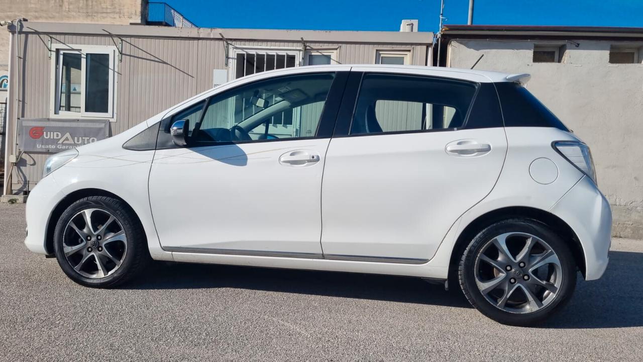 Toyota Yaris 1.4 D-4D 5 porte Lounge 90CV-66KW