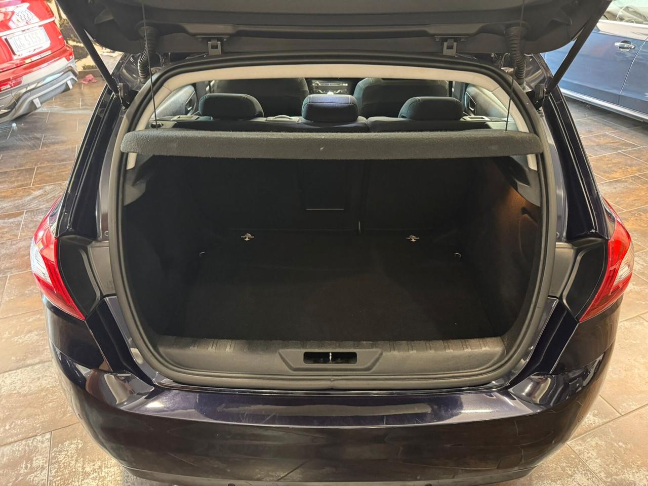 Peugeot 308 1.6 e-HDi 115 CV Stop&Start Business