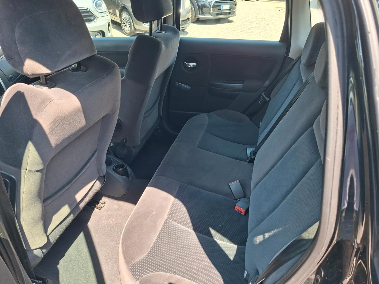 Citroen C3 1.4 Exclusive tagliandata distribuzione fatta neopatentati