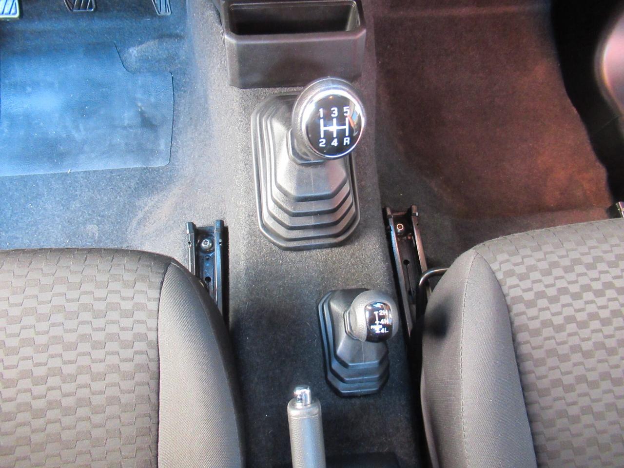 Suzuki Jimny 1.5 5MT Top