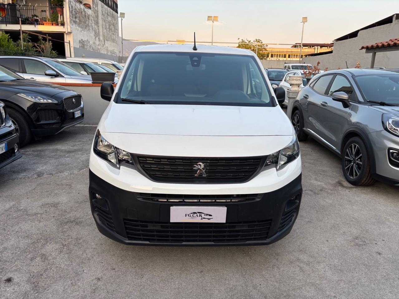 Peugeot Partner BlueHDi 130 EAT8 S&S PL Furgone Premium