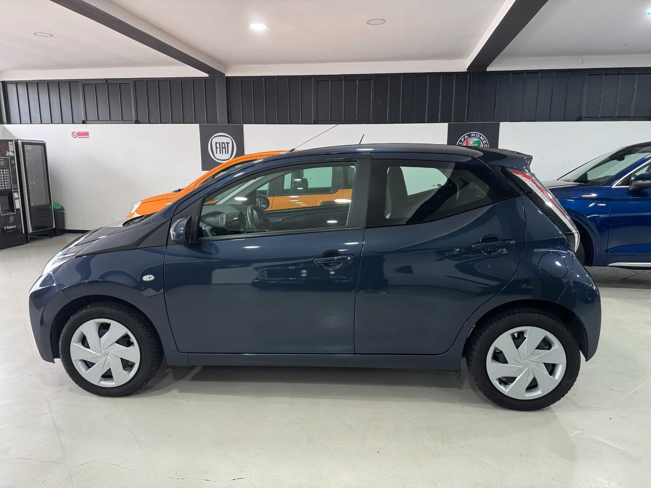 Toyota Aygo 1.0 VVT-i 69 CV 5 porte x-wave