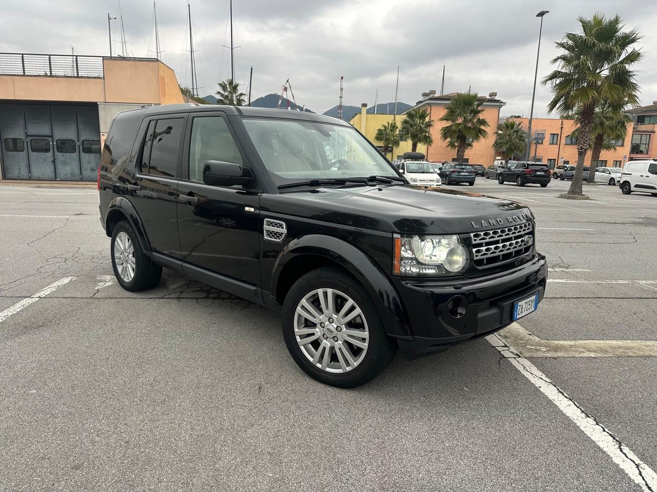 Land Rover Discovery 4 3.0 TDV6 HSE