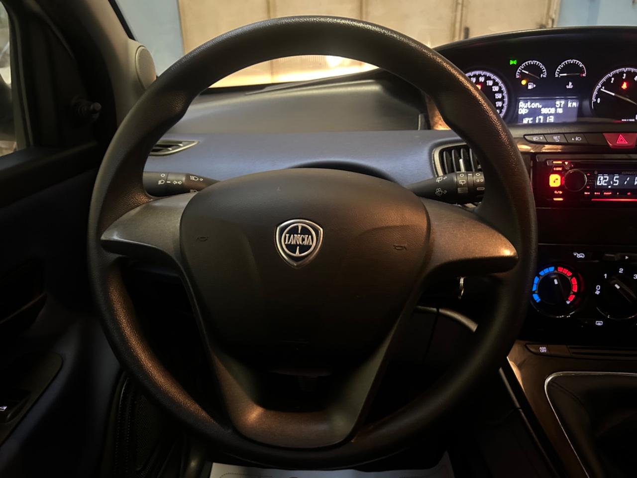 Lancia Ypsilon 1.2 69 CV 5 porte Platinum