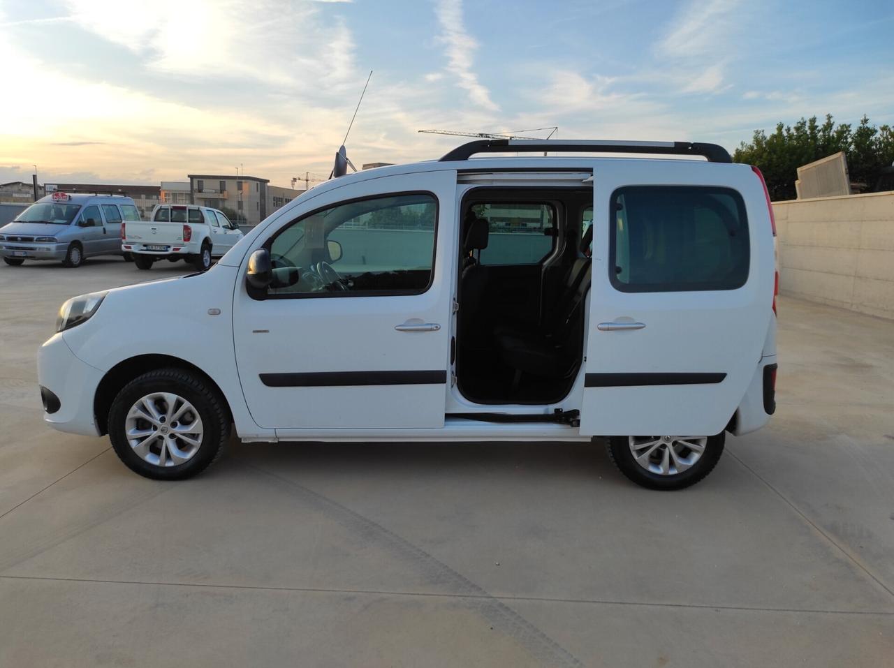 Renault Kangoo 1.5 dCi - 90cv 5 posti AUTOCARRO