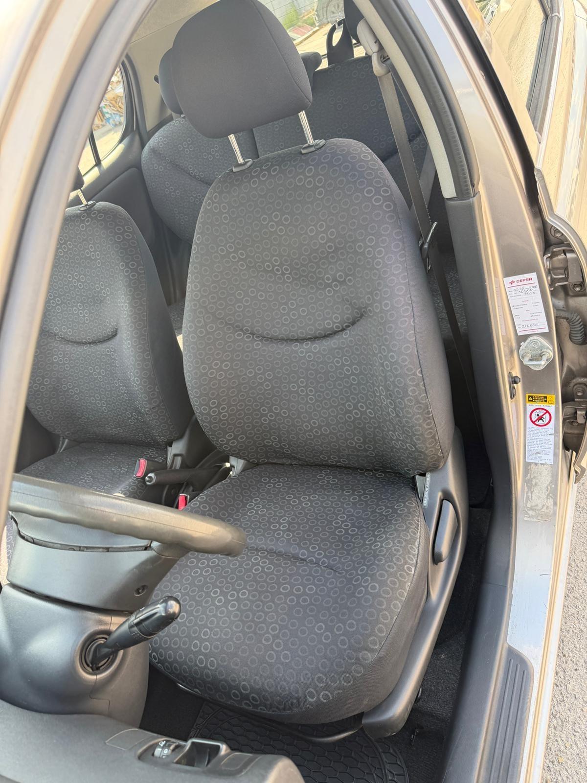 Toyota Yaris tdi D-4D Sol