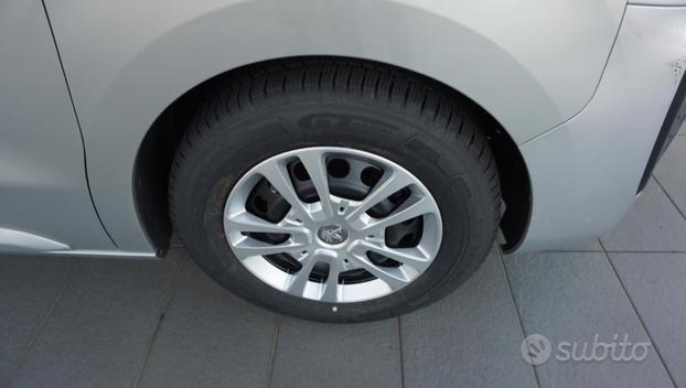 PEUGEOT Traveller BlueHDi 150 S&S Standard Busin